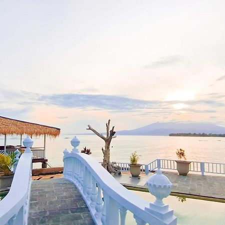 Gili Beachfront Suites Gili Trawangan Dış mekan fotoğraf