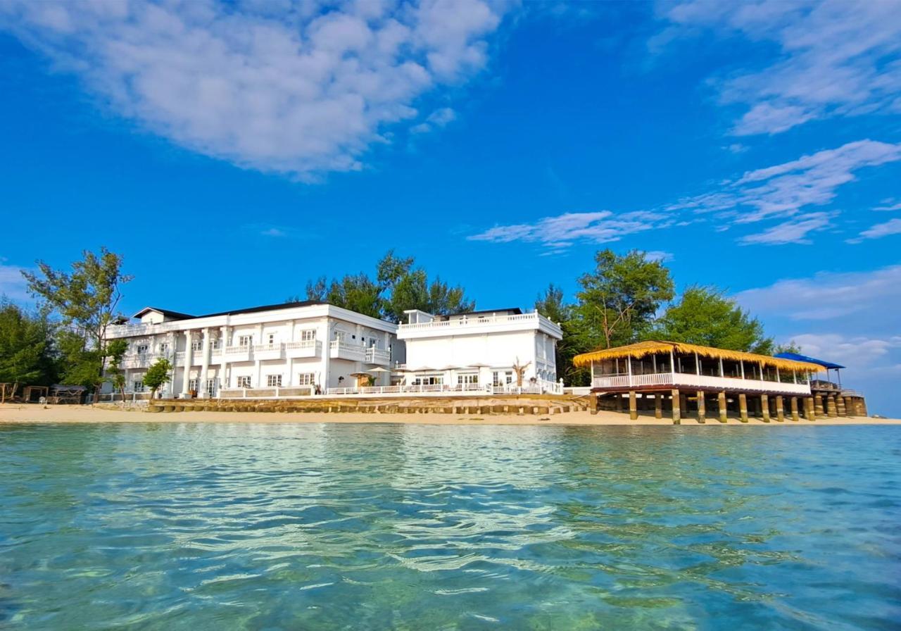 Gili Beachfront Suites Gili Trawangan Dış mekan fotoğraf
